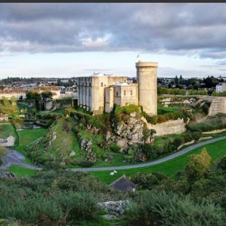 La Chambre Des Remparts Falaise  Eksteriør bilde