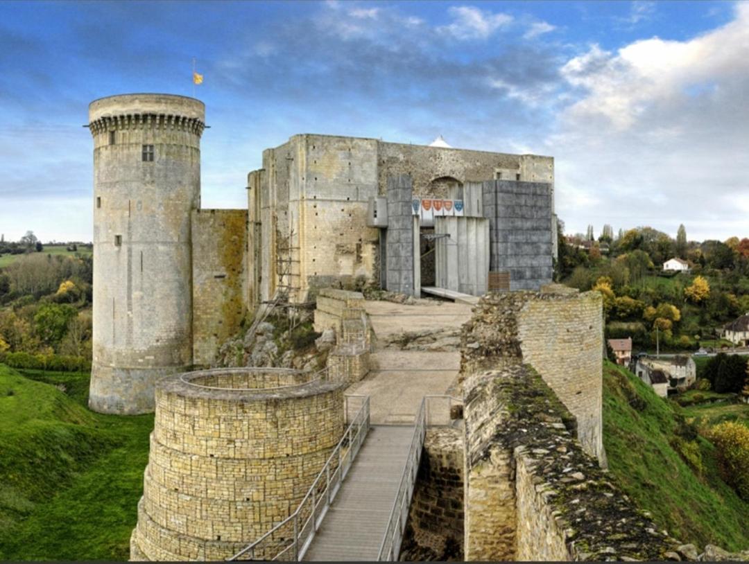 La Chambre Des Remparts Falaise  Eksteriør bilde