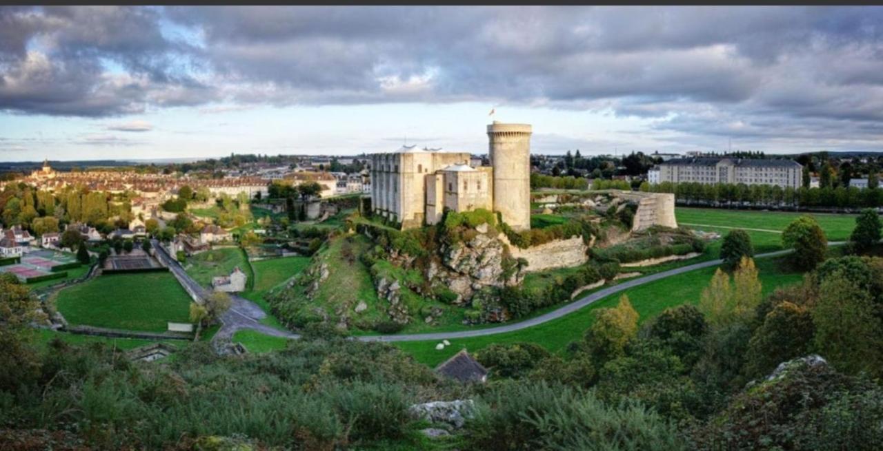 La Chambre Des Remparts Falaise  Eksteriør bilde